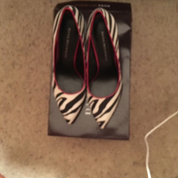 Zebra print heels with ruby trim - Picture 2 of 6